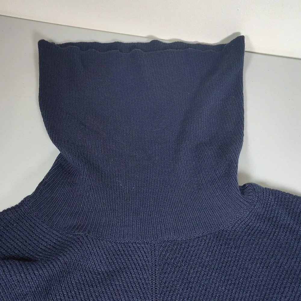 Lulus soft acrylic
